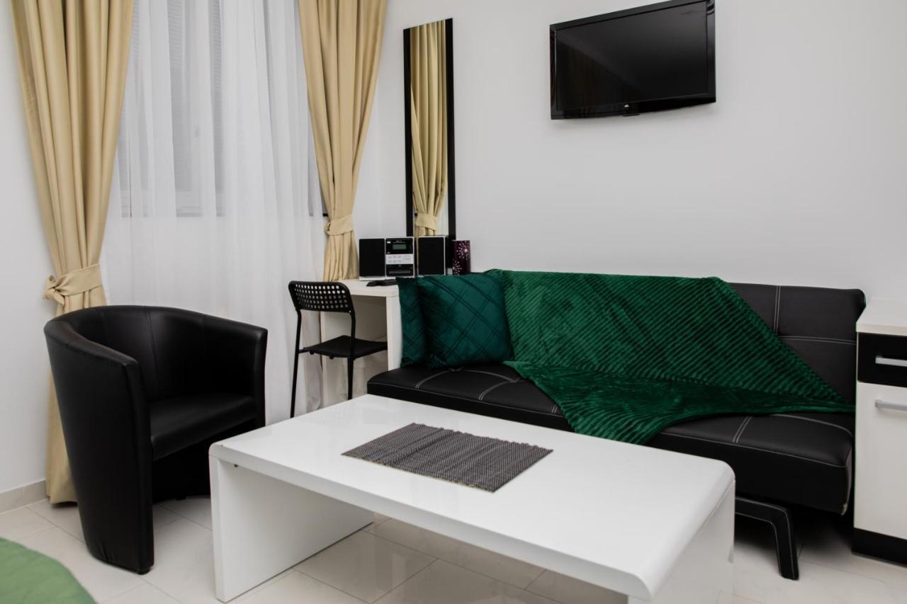 Vladys Apartment *